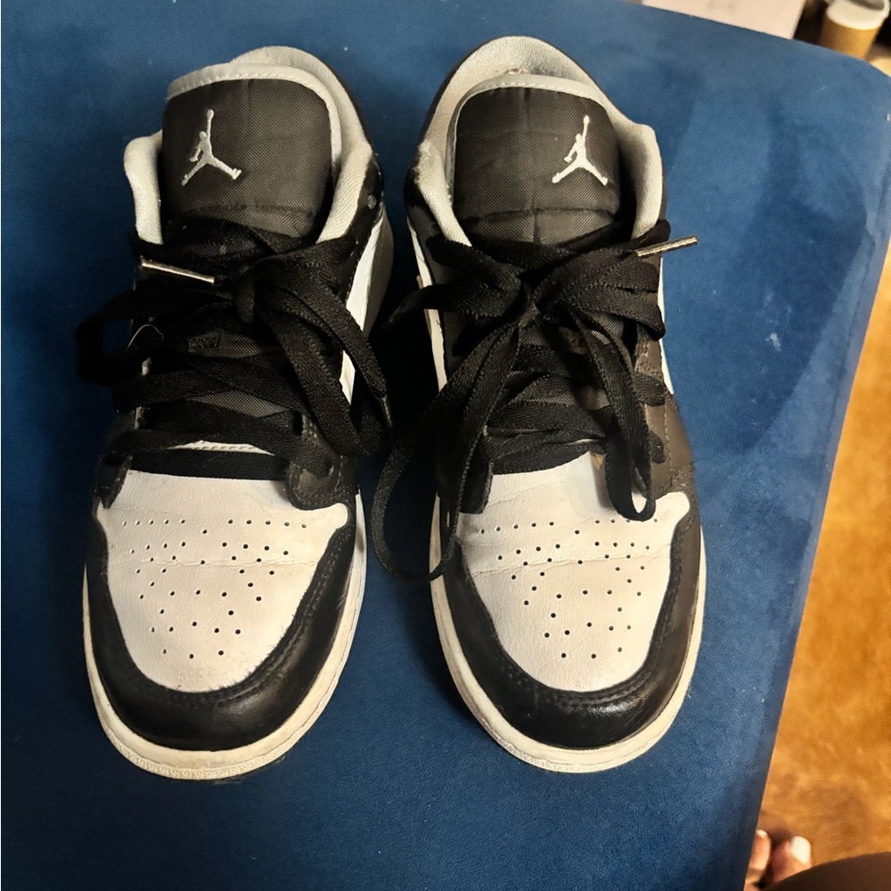 Jordan Kids Sneakers in Black and White